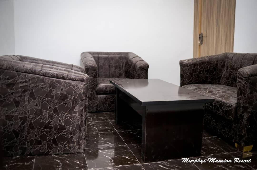 Murphy'S Mansion Resort Umuahia Buitenkant foto