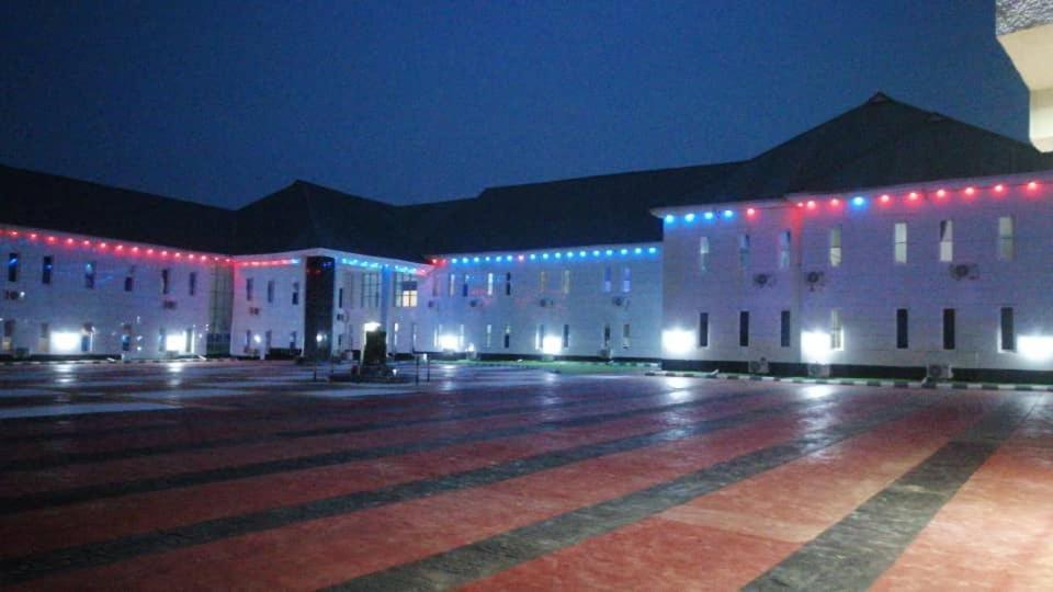 Murphy'S Mansion Resort Umuahia Buitenkant foto