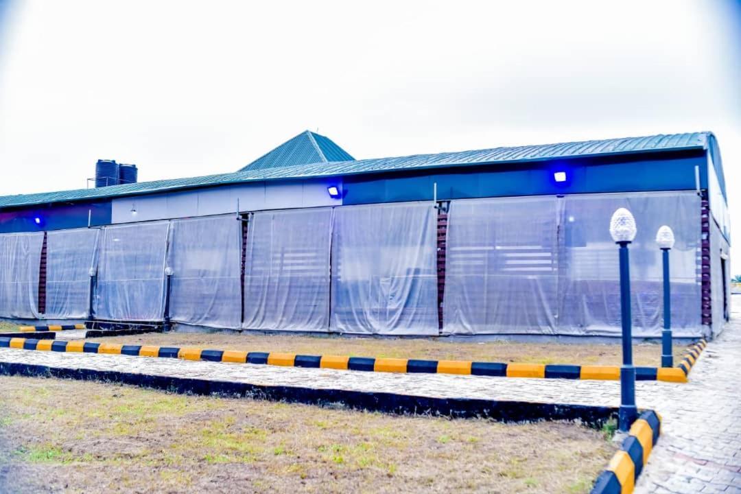 Murphy'S Mansion Resort Umuahia Buitenkant foto